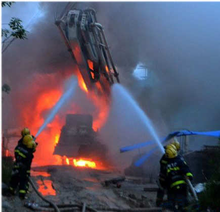 電纜著(zhù)火，礦工遇難！